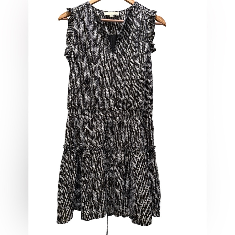 Pinch Drop Waist Tiered Mini Dress. Black & white. Size M.
